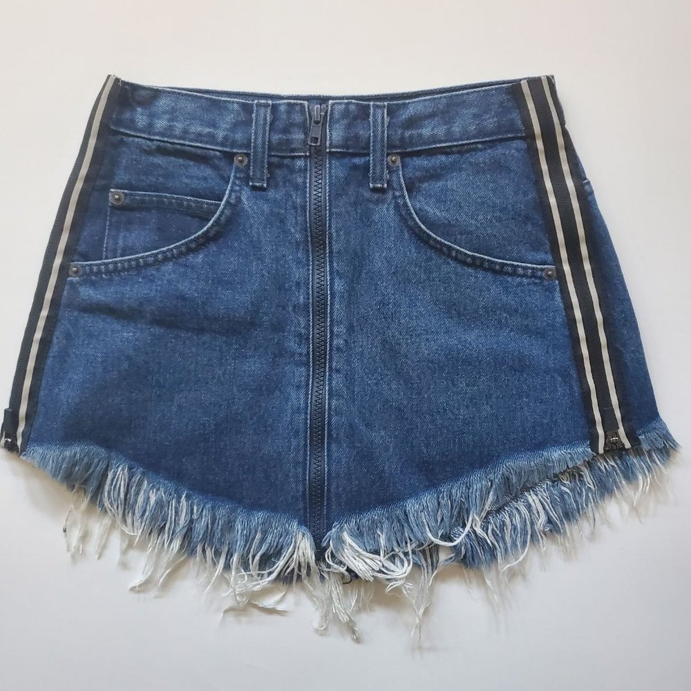 Carmar Los Angeles Denim Frayed Zip Up Skirt Black White Race Stripes Size 25
